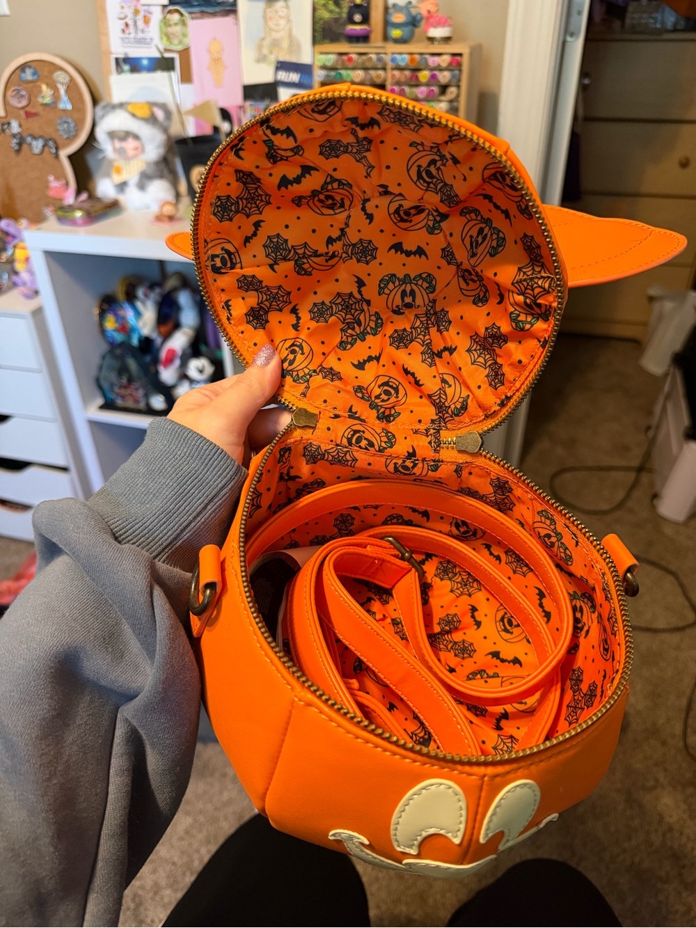 Disney Loungefly Halloween Mickey Pumpkin bag - Picture 3 of 7